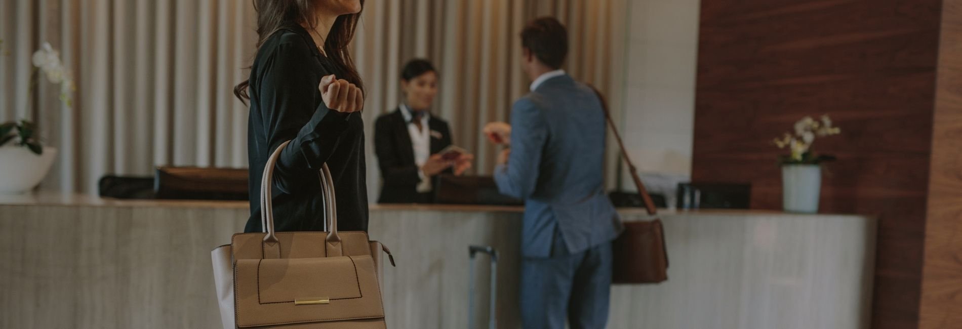 hotel-lobby-customer-experience_1900